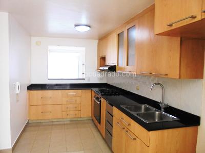 Casa de 4 alcobas en venta en El Poblado, Medellín, 300 m² · foto 2 de 17