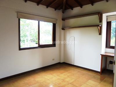 Casa de 4 alcobas en venta en El Poblado, Medellín, 300 m² · foto 9 de 17