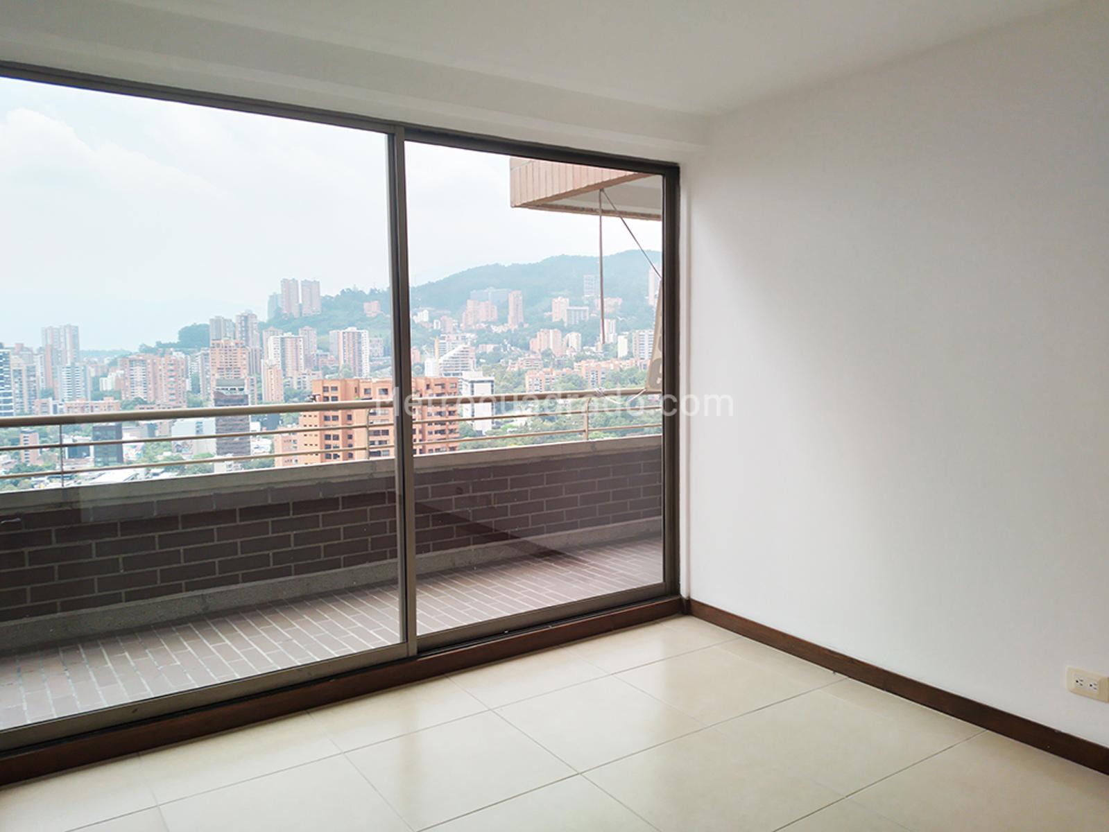 Apartamento de 3 habitaciones en venta en El Poblado, Medellín — imagen 1 de 19