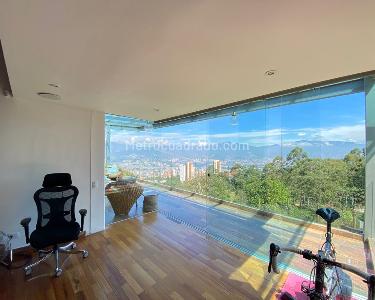 Casa de 3 alcobas en venta en El Poblado, Medellín, 420 m² · foto 13 de 14