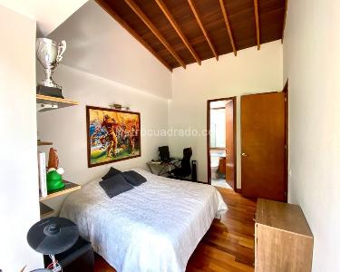 Casa de 3 alcobas en venta en El Poblado, Medellín, 420 m² · foto 7 de 14