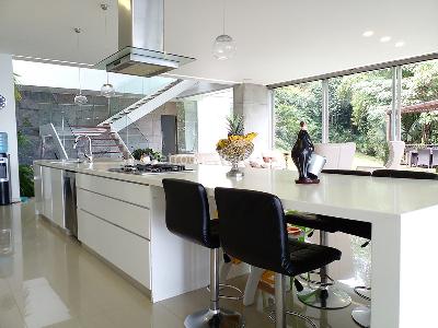 Casa de 4 alcobas en venta en El Poblado, Medellín, 680 m² · foto 5 de 20