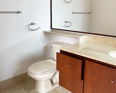 Apartamento de 3 alcobas en venta en El Poblado, Medellín, 370 m² · foto 12 de 12