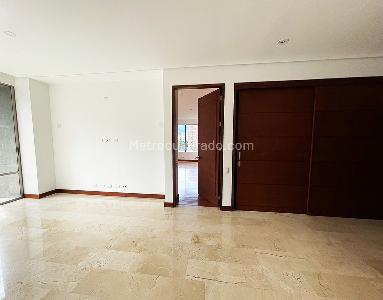 Apartamento de 3 alcobas en venta en El Poblado, Medellín, 370 m² · foto 7 de 12