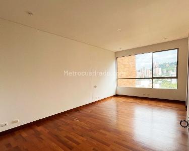 Apartamento de 3 alcobas en venta en El Poblado, Medellín, 370 m² · foto 8 de 12