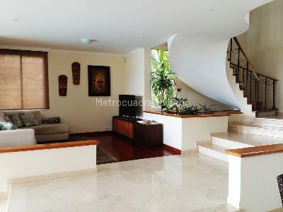 Casa de 4 alcobas en venta en El Poblado, Medellín, 340 m² · foto 3 de 20