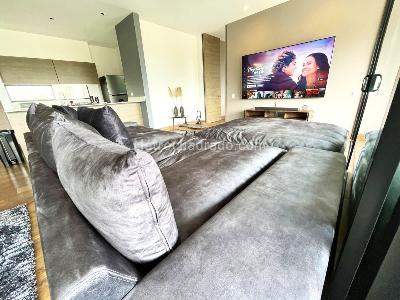 Apartamento de 3 alcobas en venta en El Poblado, Medellín, 187 m² · foto 3 de 18