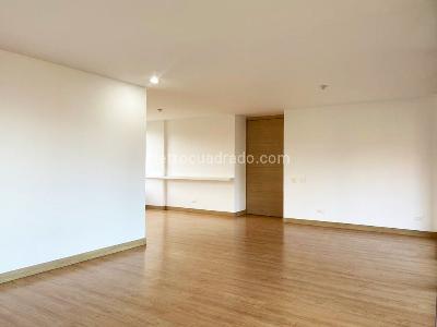Apartamento de 3 alcobas en venta en Castropol, Medellín, 136 m² · foto 2 de 19