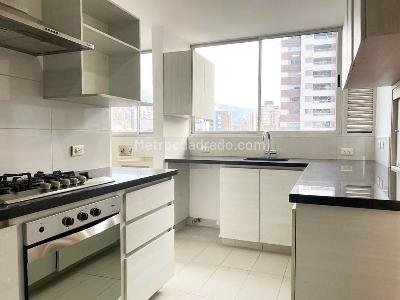 Apartamento de 3 alcobas en venta en Castropol, Medellín, 136 m² · foto 6 de 19