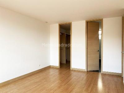 Apartamento de 3 alcobas en venta en Castropol, Medellín, 136 m² · foto 11 de 19