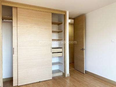 Apartamento de 3 alcobas en venta en Castropol, Medellín, 136 m² · foto 13 de 19