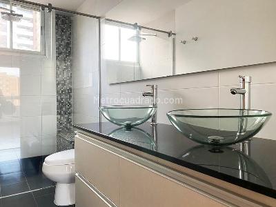 Apartamento de 3 alcobas en venta en Castropol, Medellín, 136 m² · foto 16 de 19