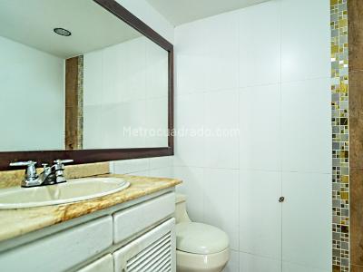 Casa de 4 alcobas en venta en La Asomadera, Medellín, 400 m² · foto 17 de 19