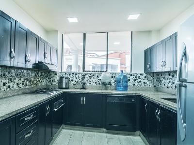 Casa de 4 alcobas en venta en La Asomadera, Medellín, 400 m² · foto 6 de 19