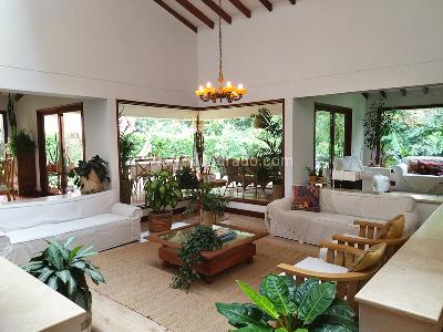 Casa de 5 alcobas en venta en El Poblado, Medellín, 450 m² · foto 2 de 20