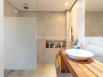Apartamento de 2 alcobas en venta en El Poblado, Medellín, 175 m² · foto 12 de 17