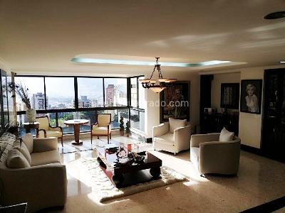 Apartamento en venta en El Poblado, Medellín · foto 2 de 14