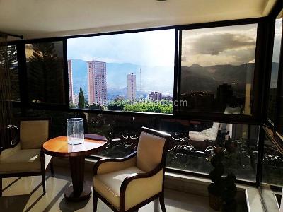 Apartamento en venta en El Poblado, Medellín · foto 3 de 14
