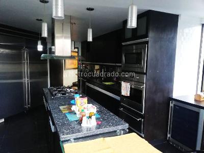 Apartamento en venta en El Poblado, Medellín · foto 8 de 14
