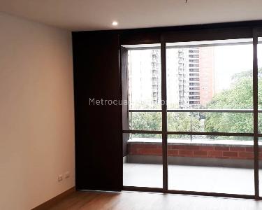 Apartamento en venta en El Poblado, Medellín · foto 3 de 13