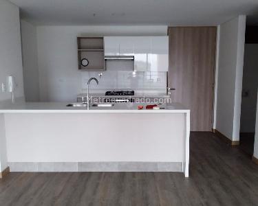 Apartamento en venta en El Poblado, Medellín · foto 4 de 13