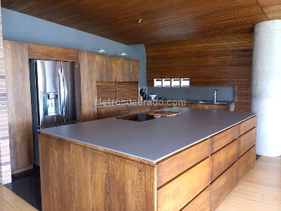 Casa de 4 alcobas en venta en Envigado, Envigado, 433 m² · foto 3 de 19