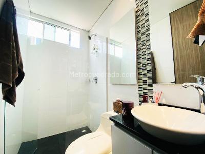 Apartamento de 3 alcobas en venta en Castropol, Medellín, 151 m² · foto 18 de 19