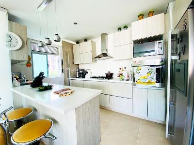 Apartamento de 3 alcobas en venta en Castropol, Medellín, 151 m² · foto 7 de 19