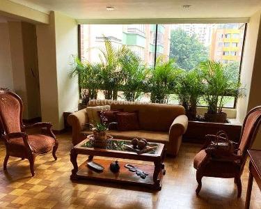Apartamento en venta en El Poblado, Medellín · foto 2 de 11