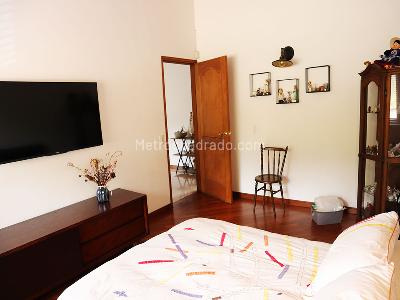 Casa de 3 alcobas en venta en El Poblado, Medellín, 350 m² · foto 10 de 20
