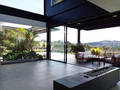 Casa de 3 alcobas en arriendo en Envigado, Envigado, 750 m² · foto 3 de 20