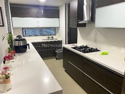 Apartamento de 3 alcobas en venta en El Poblado, Medellín, 166 m² · foto 3 de 10