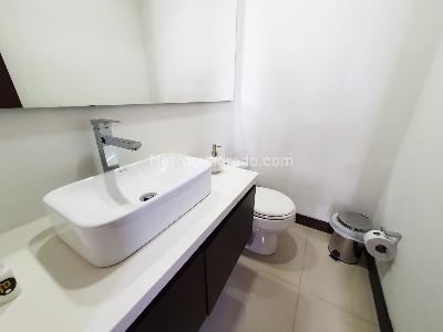 Apartamento de 2 alcobas en arriendo en El Poblado, Medellín, 130 m² · foto 14 de 17