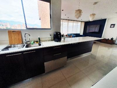 Apartamento de 2 alcobas en arriendo en El Poblado, Medellín, 130 m² · foto 9 de 17