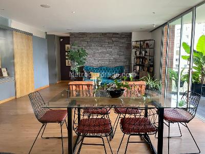Apartamento en arriendo en El Poblado, Medellín · foto 2 de 10