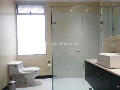 Apartamento de 3 alcobas en venta en El Tesoro, Medellín, 240 m² · foto 14 de 15