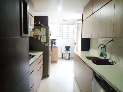 Apartamento de 3 alcobas en venta en El Tesoro, Medellín, 240 m² · foto 4 de 15
