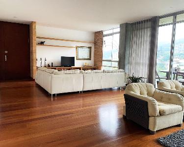Apartamento de 4 alcobas en venta en El Tesoro, Medellín, 280 m² · foto 2 de 17