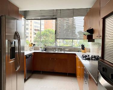 Apartamento de 4 alcobas en venta en El Tesoro, Medellín, 280 m² · foto 6 de 17
