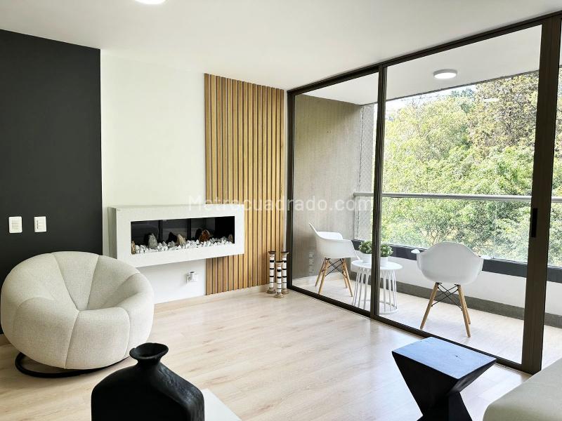 Furnished 2BR Apartment Near Mall in El Poblado - 2