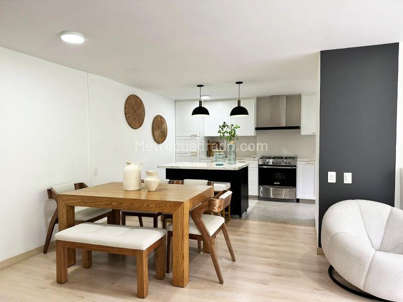 Furnished 2BR Apartment Near Mall in El Poblado - 5