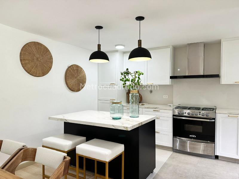 Furnished 2BR Apartment Near Mall in El Poblado - 6