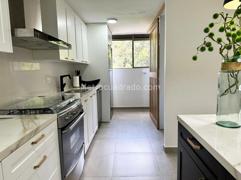 Furnished 2BR Apartment Near Mall in El Poblado - 7