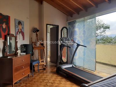 Casa de 5 alcobas en venta en El Poblado, Medellín, 350 m² · foto 13 de 19