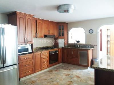 Casa de 5 alcobas en venta en Envigado, Envigado, 250 m² · foto 4 de 13