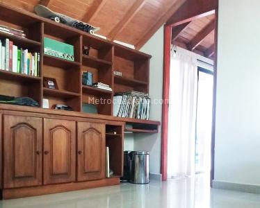 Casa de 5 alcobas en venta en Envigado, Envigado, 250 m² · foto 9 de 13