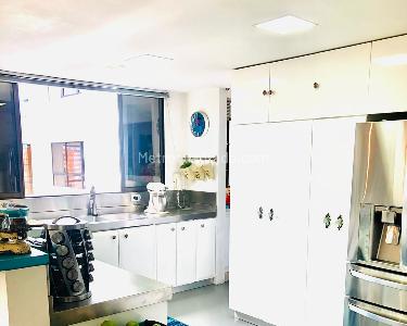 Apartamento de 4 alcobas en venta en El Poblado, Medellín, 257 m² · foto 5 de 13