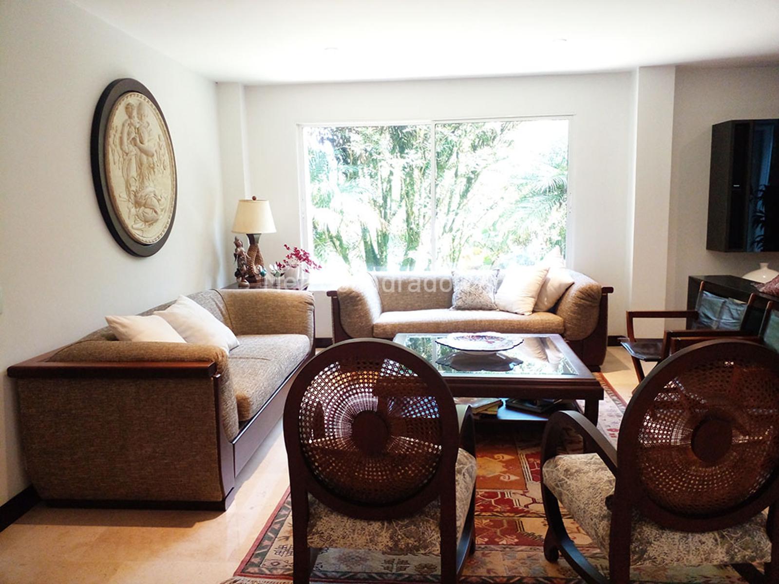 Casa de 4 habitaciones en venta en El Poblado, Medellín — imagen 1 de 20