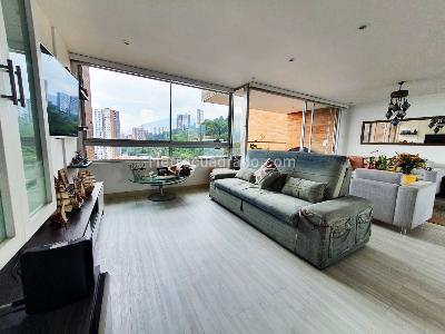 Apartamento de 3 alcobas en venta en Castropol, Medellín, 136 m² · foto 2 de 20