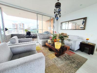 Apartamento de 3 alcobas en venta en Castropol, Medellín, 136 m² · foto 3 de 20